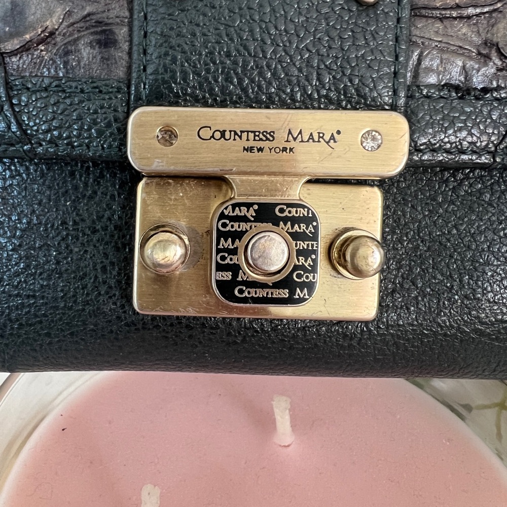 Countess Mara Wallet - Picture 3 of 9